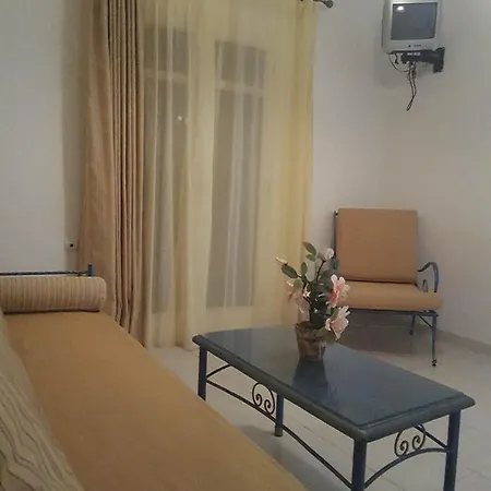 Aparthotel Chrysopelia And Agios Prokopios (Naxos)